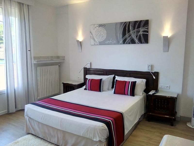 Superior Double Room with Terrace image 3