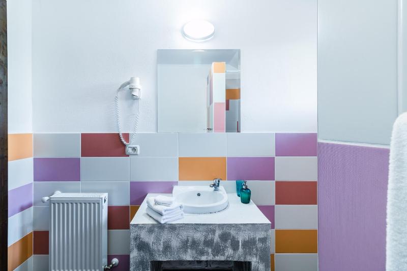 King Room with Mountain View image 4