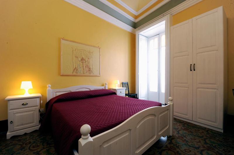 Deluxe Double Room with Balcony image 2
