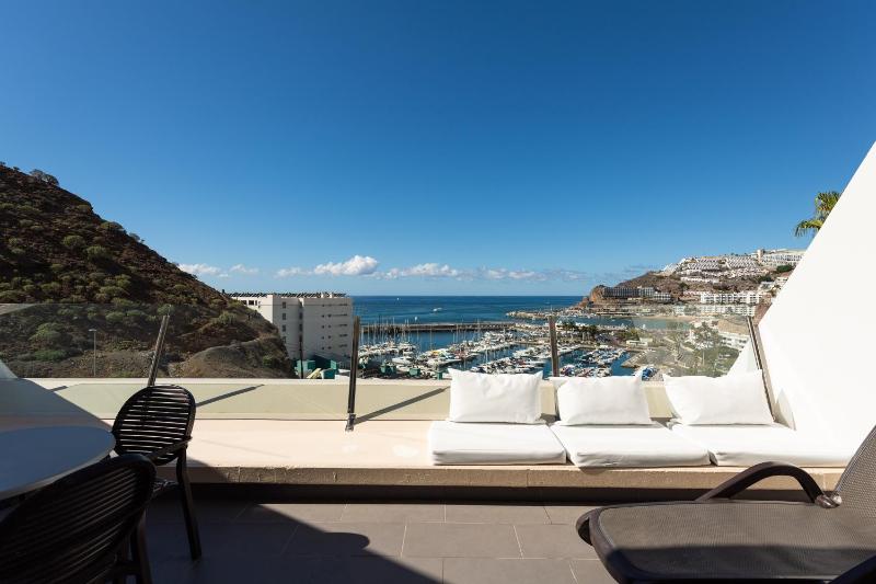 Apartment with Sea View image 1