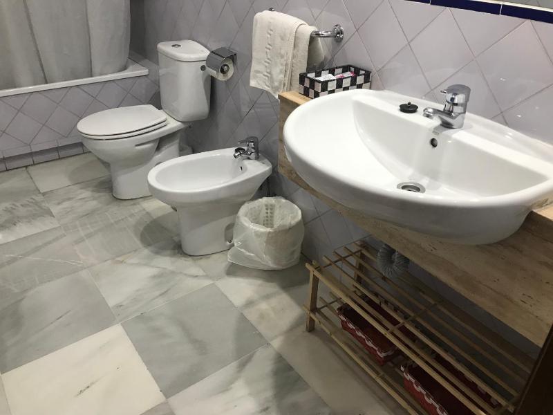 Standard Triple Room image 4