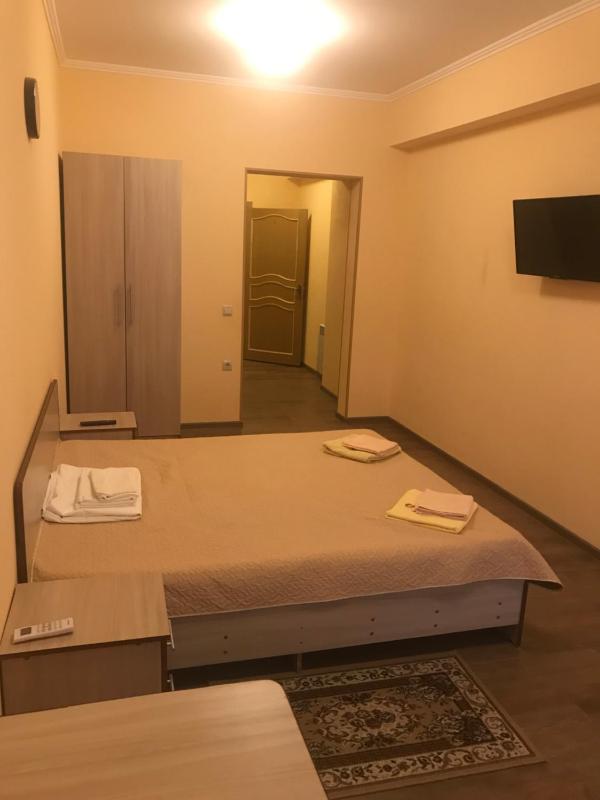 Double Room image 3
