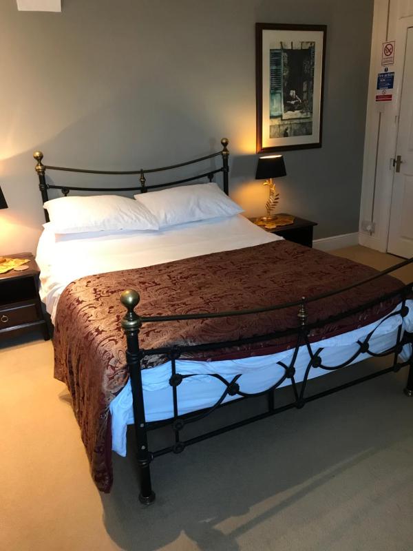 Budget Double Room image 2
