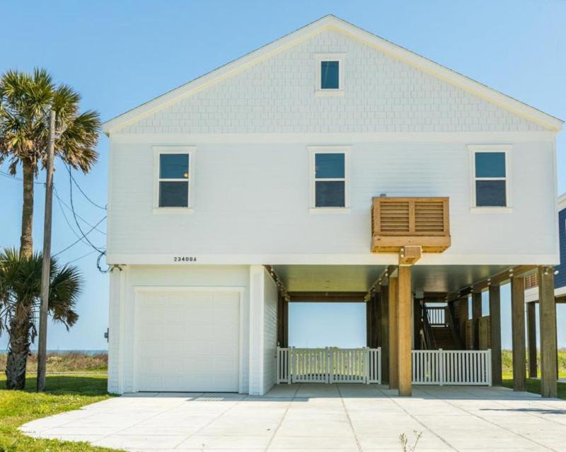 Beachfront Bliss - image 31