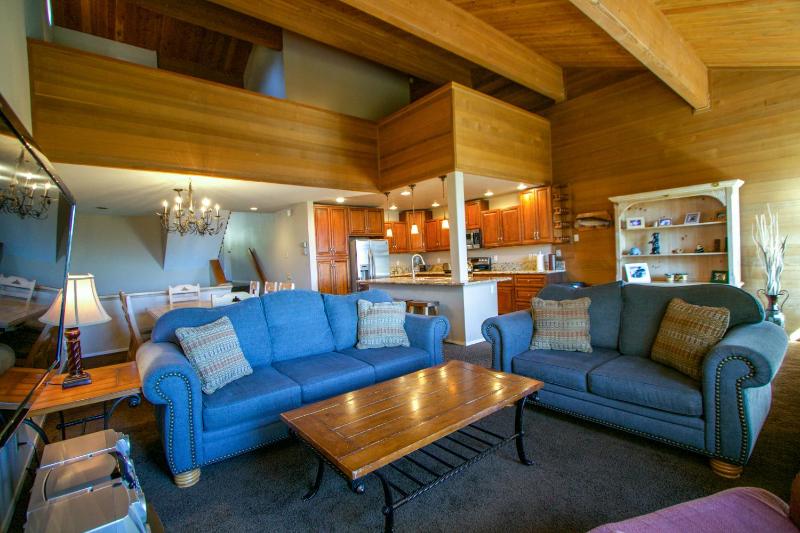 Four-Bedroom Apartment image 1