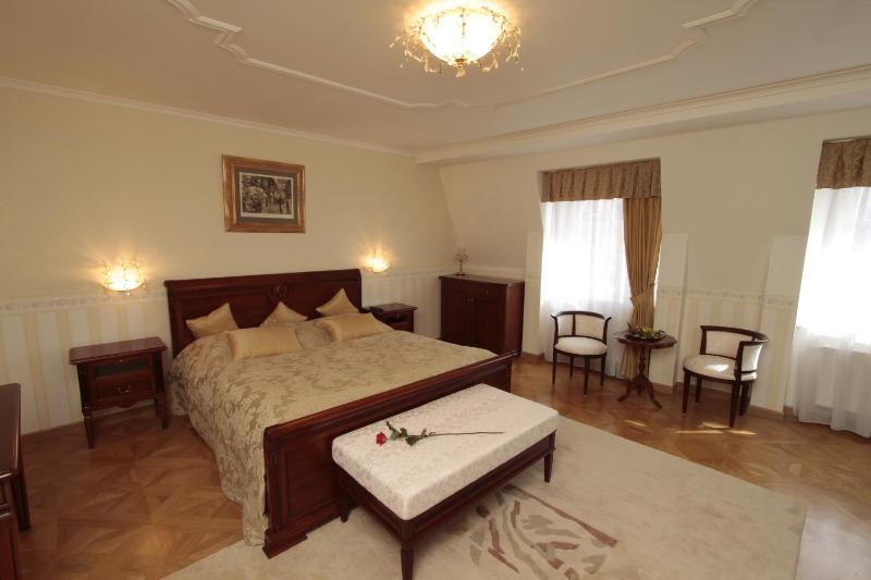 Suite with Wellness and Swimming Pool Access image 4