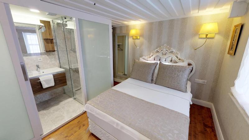 Budget Double Room image 1