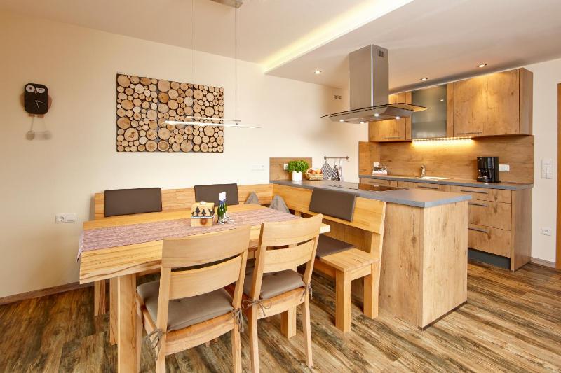 Apartment with Mountain View image 4