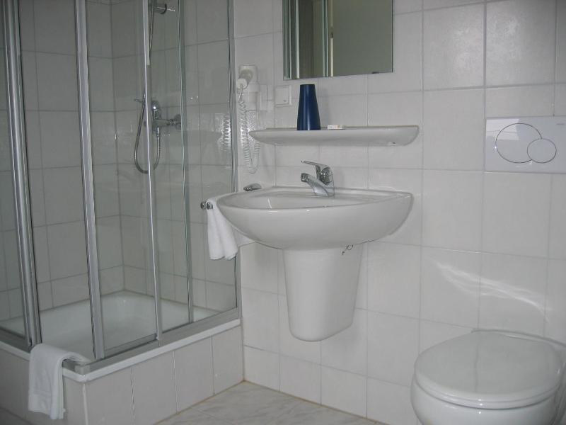 Double Room image 3