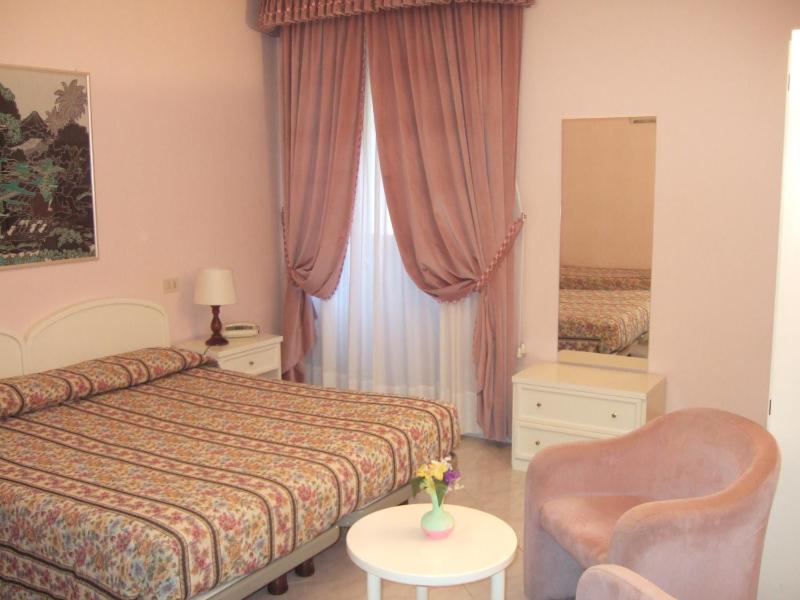Superior Triple Room image 2