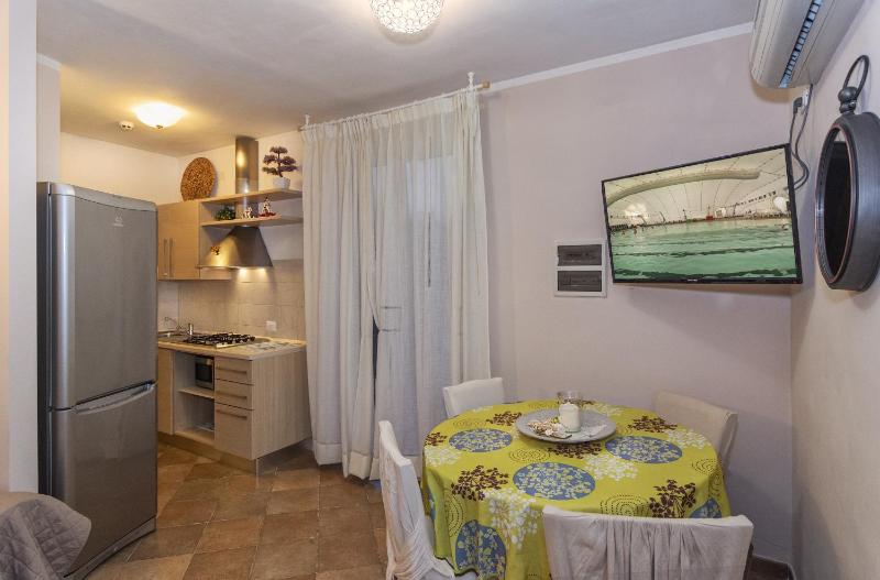 Superior One-Bedroom Apartment (2 Adults) image 1