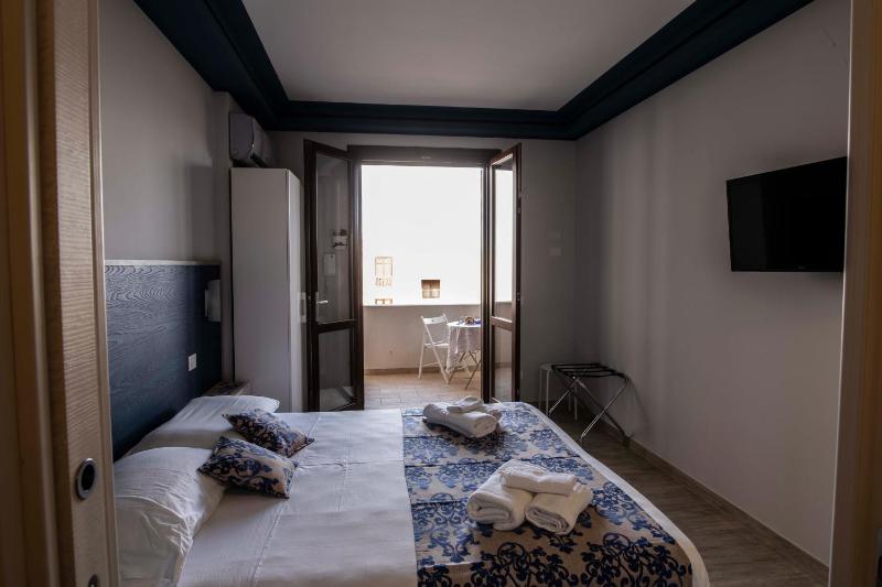 Elisir Suite Rooms by Marino Tourist - image 26