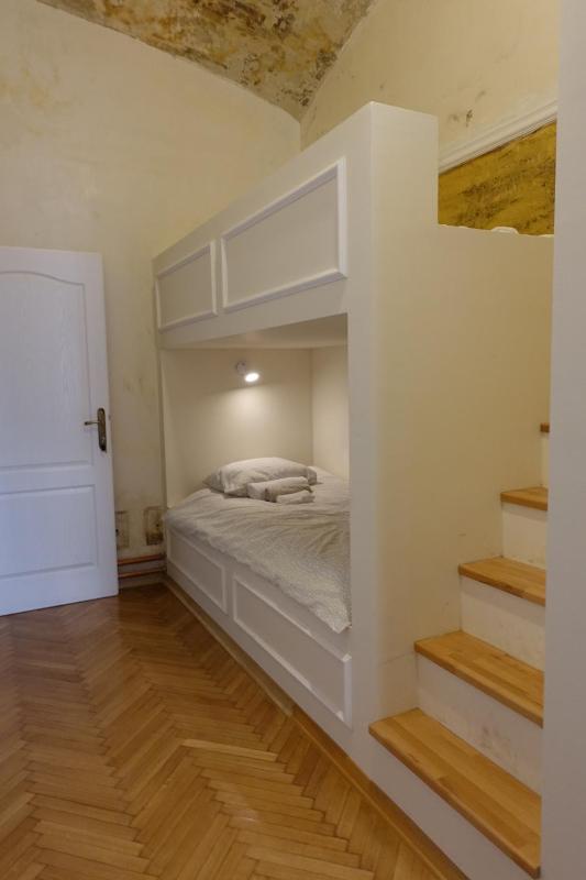 Double Room image 4