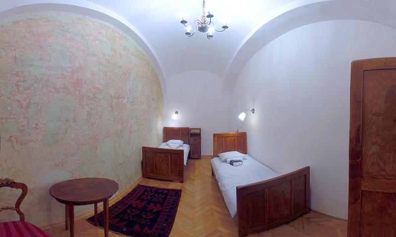 Double Room image 3