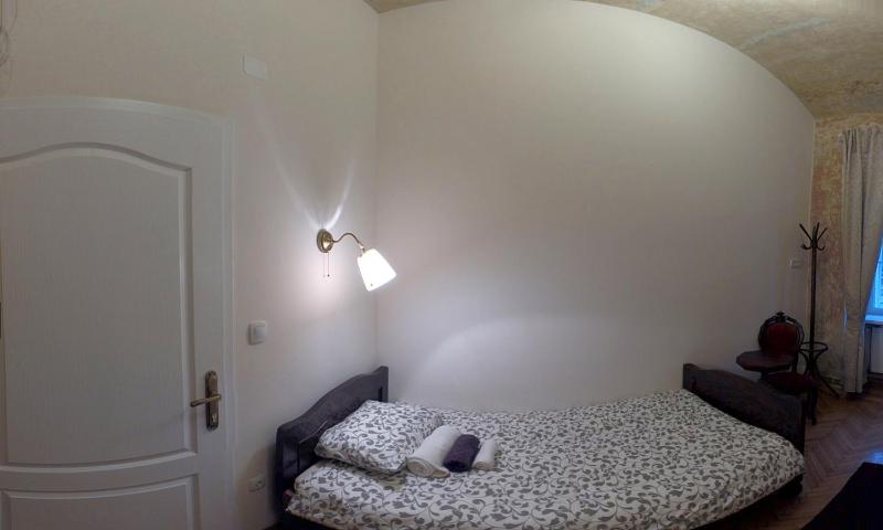 Single Room image 3