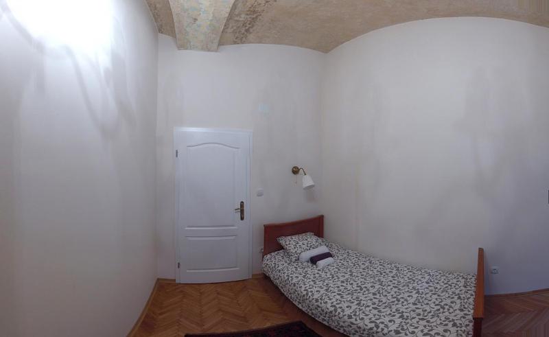 Single Room image 2