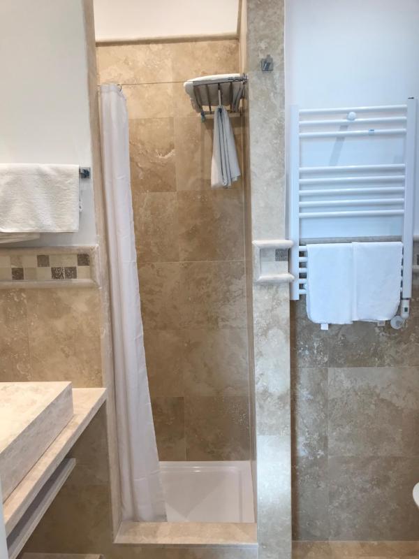 Double Room with Private Bathroom image 2