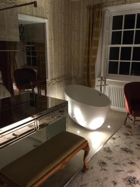 Deluxe Double Room image 2