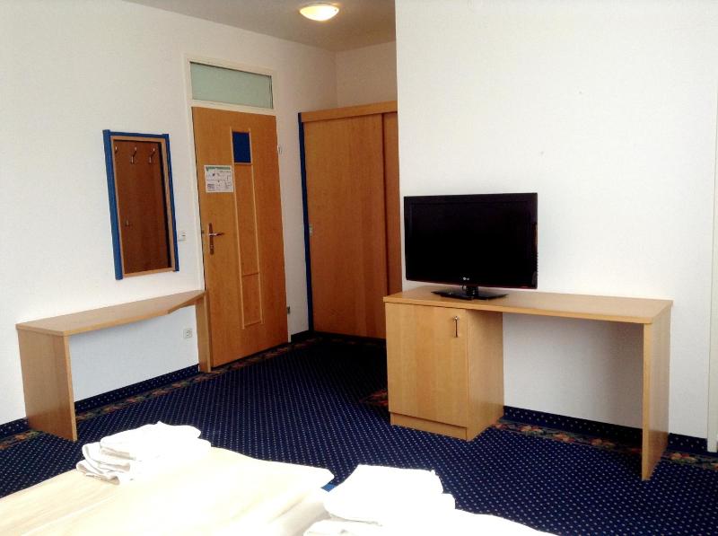 Single Room image 2