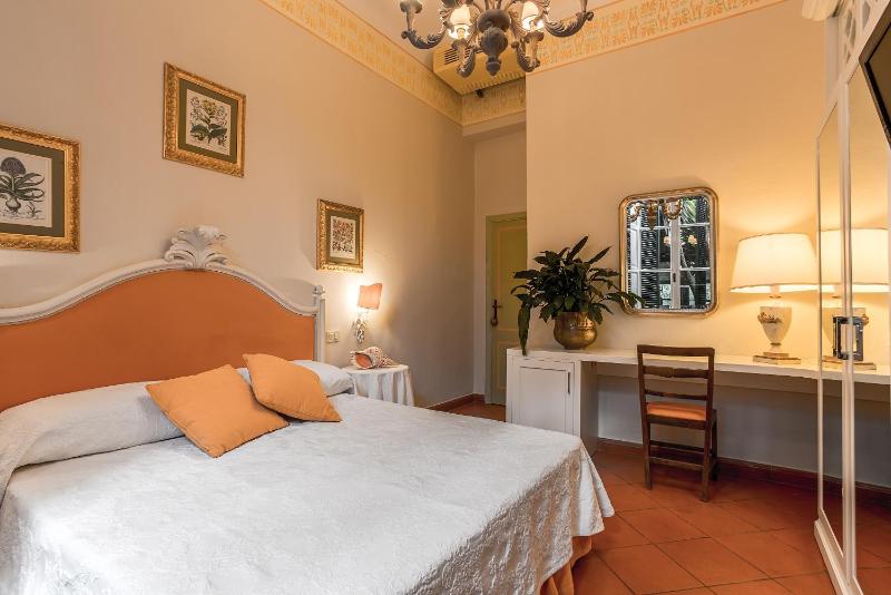 Basic Double or Twin Room image 3