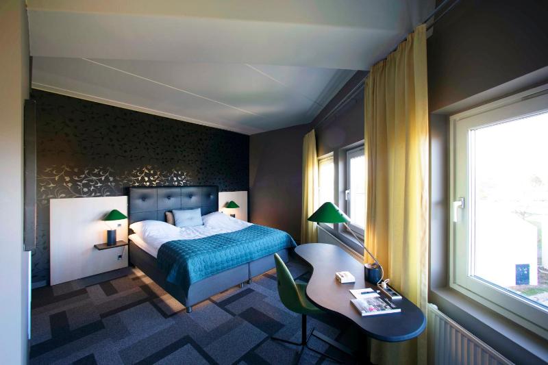 Executive Double Room image 3