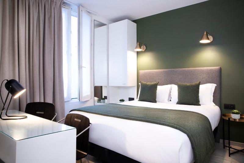 Superior Double Room image 1