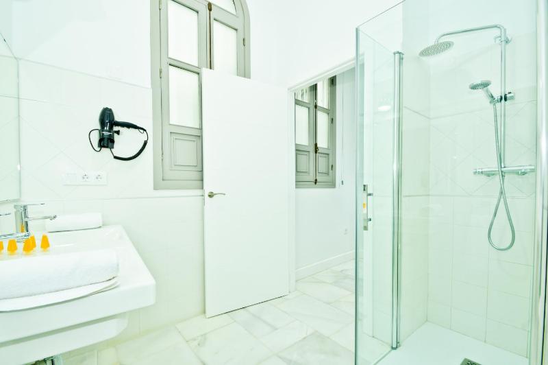 NineSuites - image 10