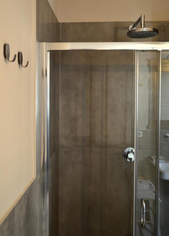 Double Room with Private Bathroom image 3