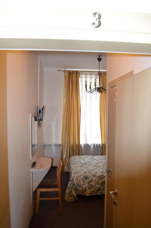 Double Room image 4