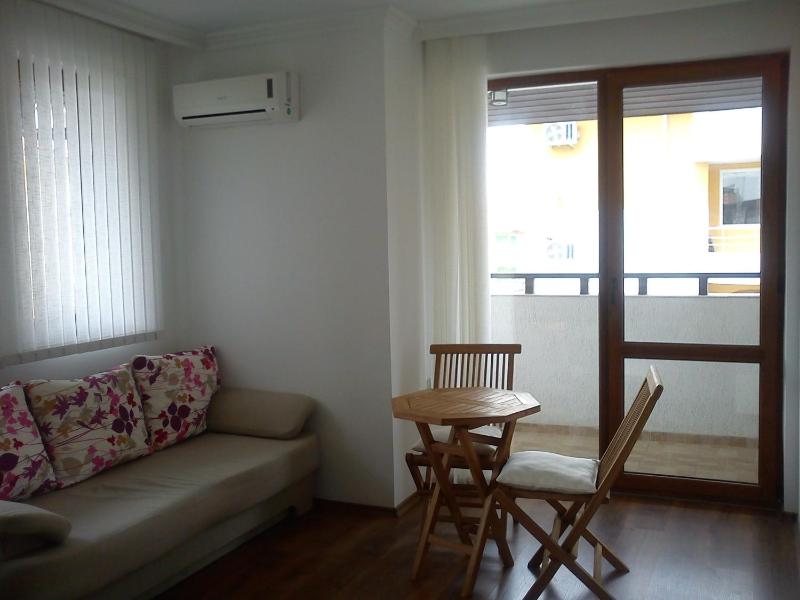 Complex Kentavar - Free Fast WiFi - image 2