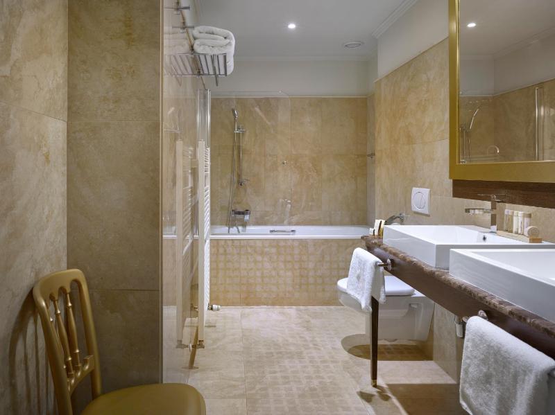 Junior Suite image 1