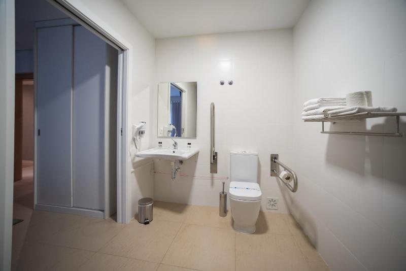 Double Room - Disability Access image 3