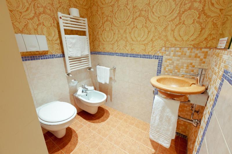 Suite image 3
