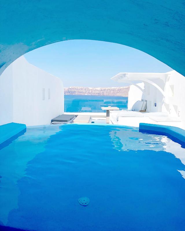 Suite with Private Pool image 4