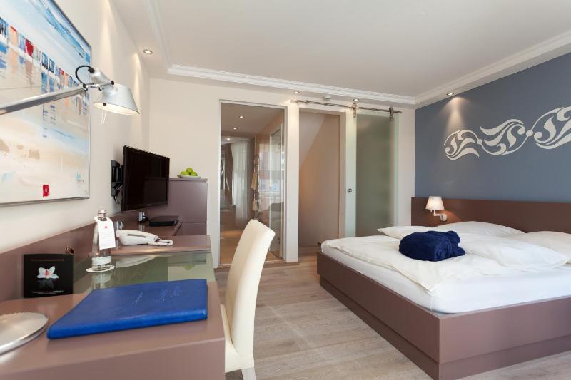 Single Room with Balcony image 2