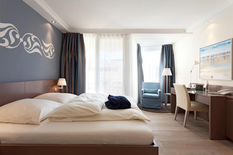 Single Room with Balcony image 4