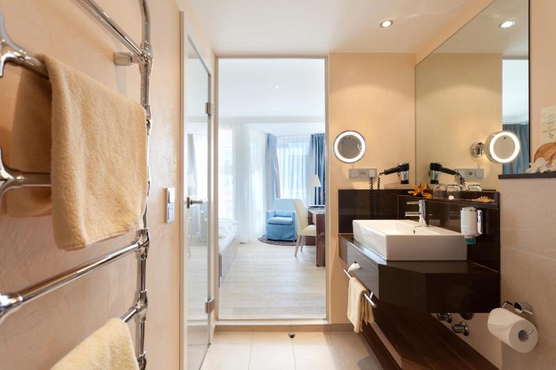 Single Room with Balcony image 3