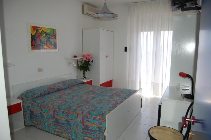 Double or Twin Room with Balcony image 4