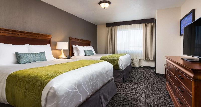 Queen Room with Two Queen Beds - Non-Smoking image 2