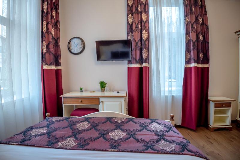 Deluxe Room image 3