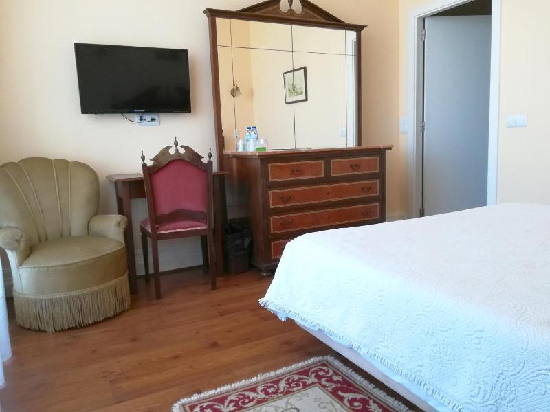 Standard Double or Twin Room image 3