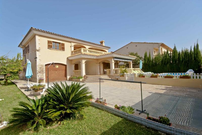 Llac Blau - Mediterranean Styled with Pool - image 18