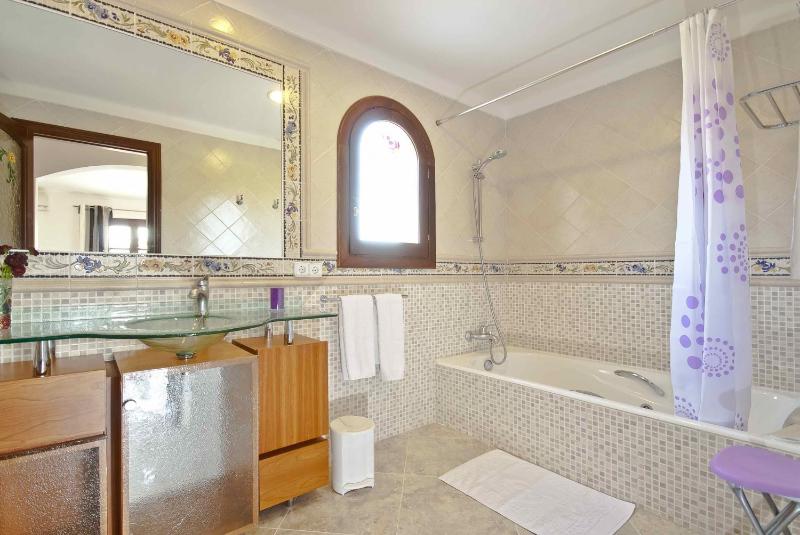 Llac Blau - Mediterranean Styled with Pool - image 40