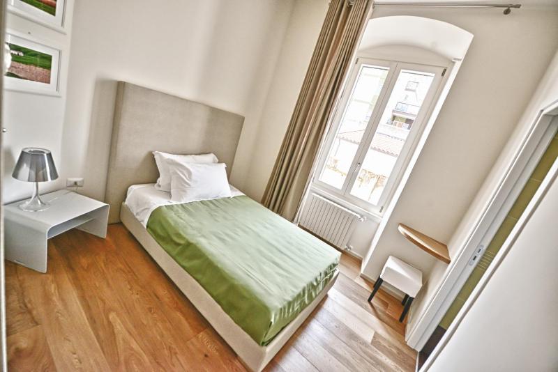 Single Room image 1