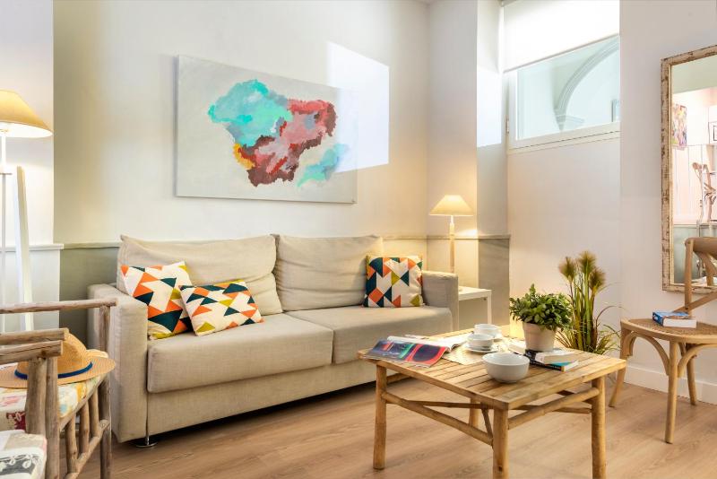 Suites Sevilla Plaza - image 9
