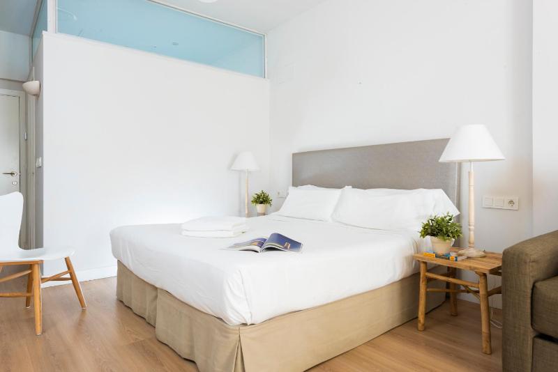 Suites Sevilla Plaza - image 5