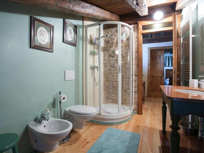 Superior Triple Room image 2
