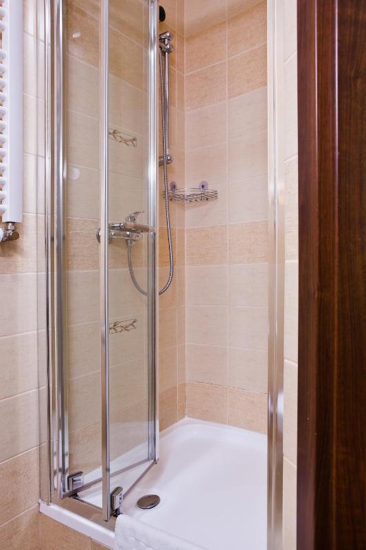 Double Room with Balcony image 4