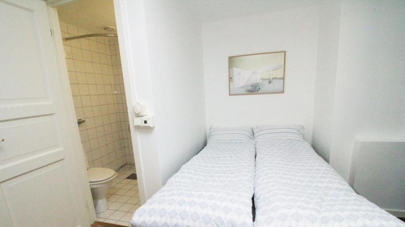 Nordic Host - City Center 2 Bed / 2 Bath - Skippergata - 3 minutes from station - image 13