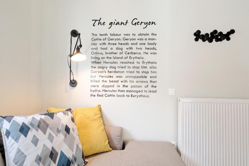 Studio Apartment image 3